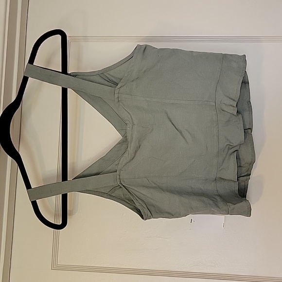 NWT sage green top, size M - Picture 2 of 2